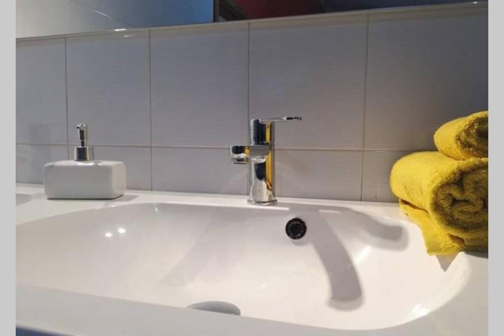 Big Relax Apartment With Swimming Pool And A Peaceful Garden In A Private Villa Sestu Eksteriør billede